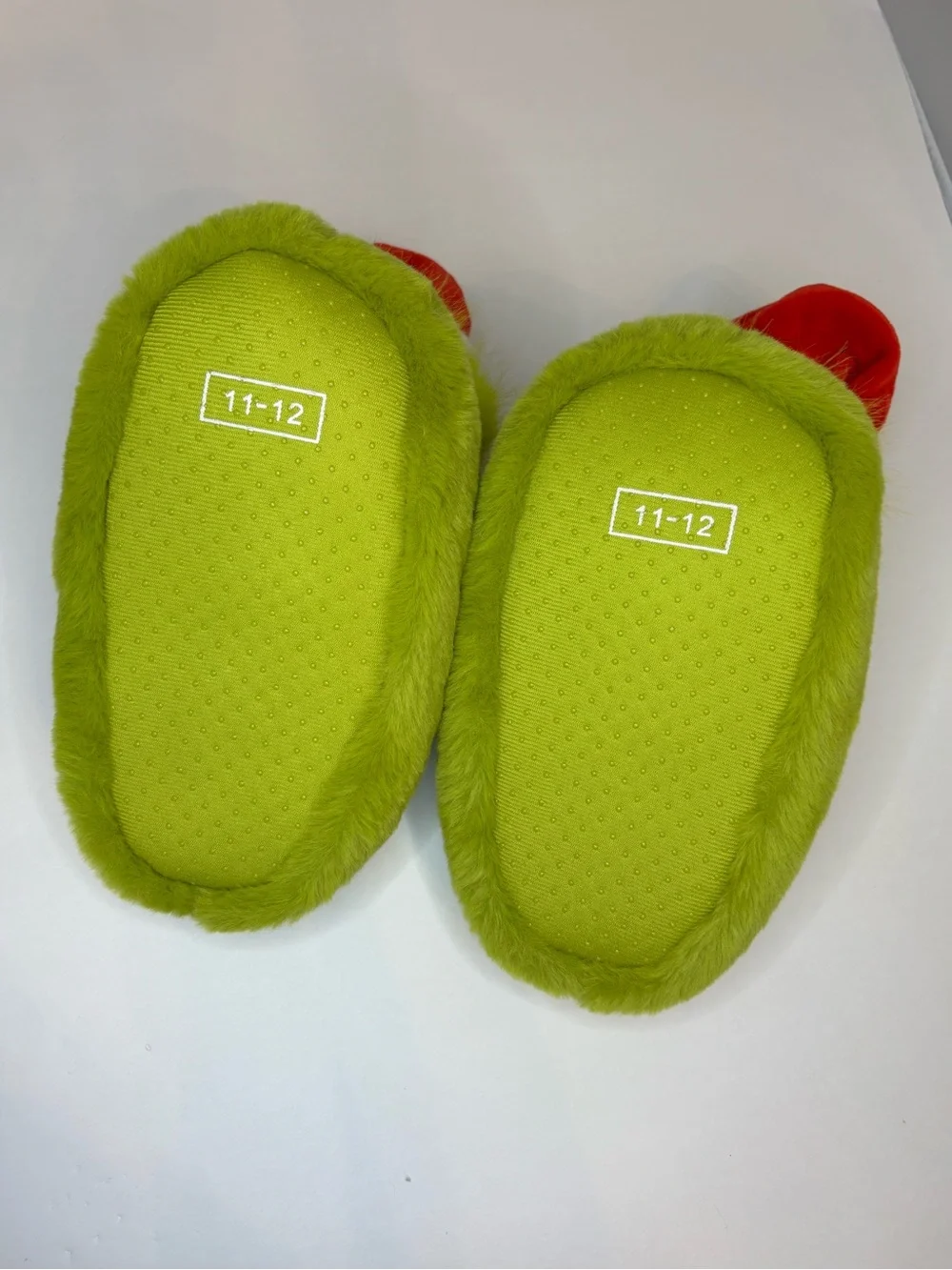 Kids’ Grinch Fuzzy Slipper size 11/12